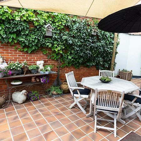 Bed 'N Blues **** Villa Halen Bagian luar foto