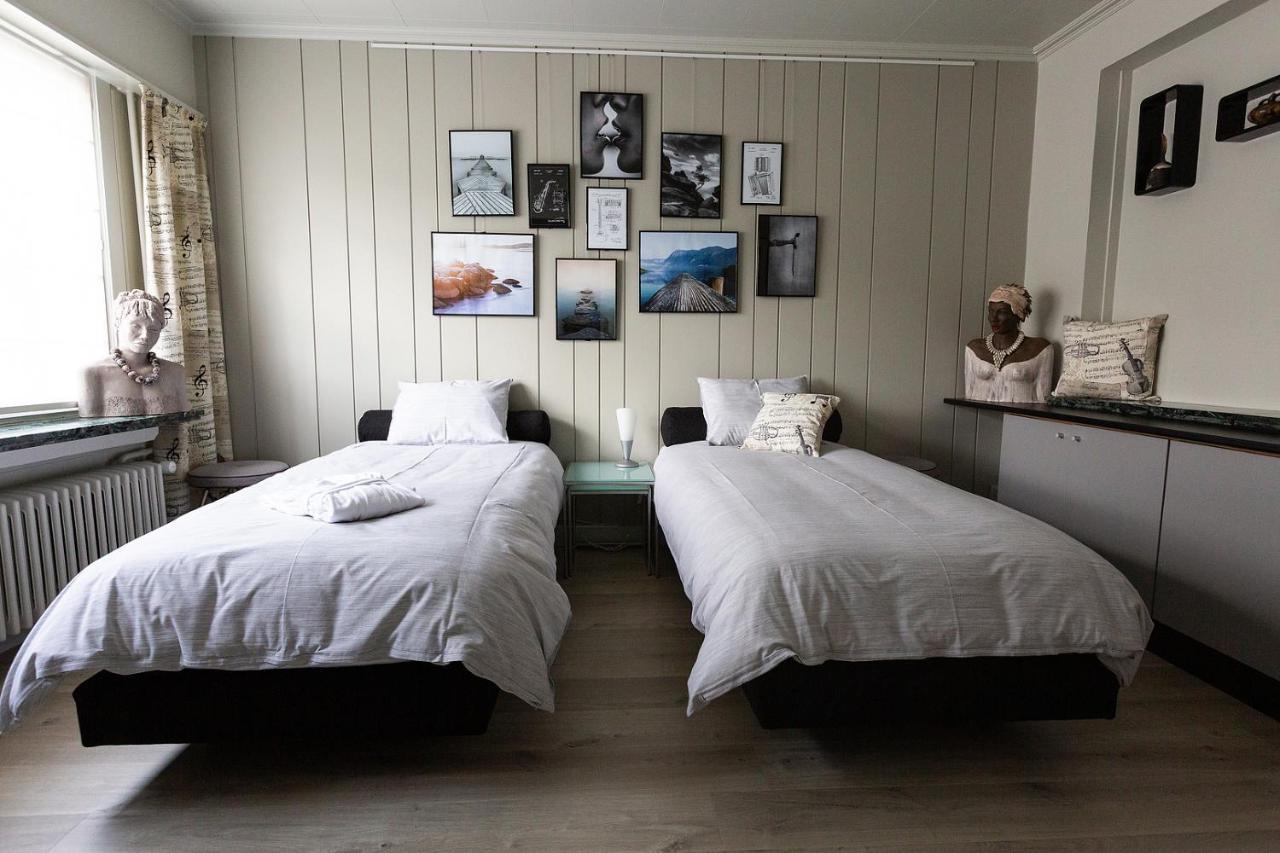 Bed 'N Blues **** Villa Halen Bagian luar foto